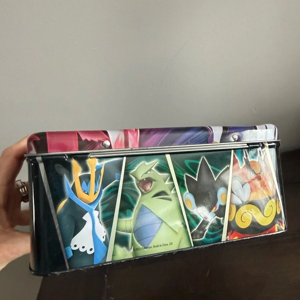 Pokémon Trading Card Game Collector Tin Carry Case – Metal Lunchbox Style